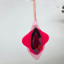 Vulva Ornament